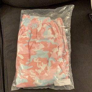 Never been worn Kylie Camo Sweatpants (candy)